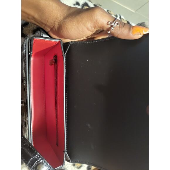 Christian Louboutin Loubi54 Crossbody bag - Alligator embossed calf leather - Picture 6 of 16